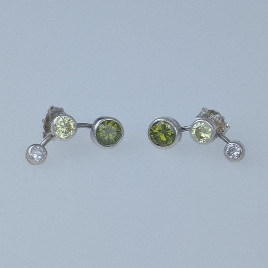 Silberohrring mit drei runden Zirkonien