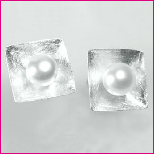 Ohrstecker mit Süßwasserperle