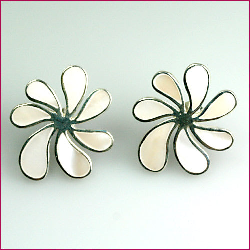 925 Silber Ohrstecker mit Blumenmotiv & Perlmutt