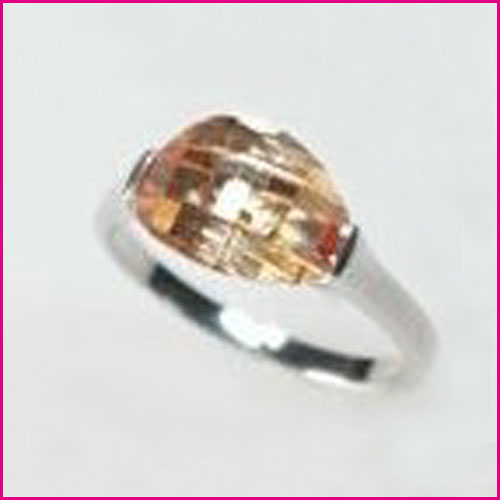 925 Silberring mit ovalem hellbraunem Zirkonia