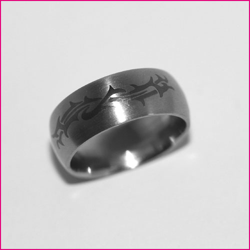 Edelstahlring mit Tribalmuster