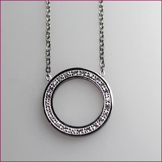 Edelstahl Collier mit Kristallsteinen