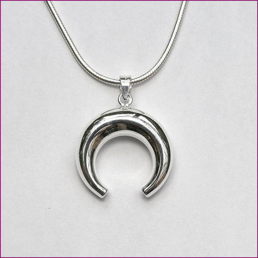 925 Silber Anhänger mit Halbmond-Sichel-Motiv